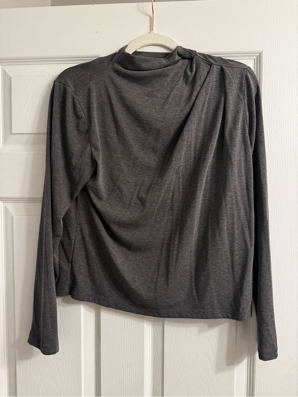 vestique Charcoal Long-Sleeve Mock Neck Top